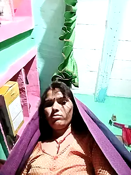 Snapshot of Sexy_queeny chatting on 10-29-25, 05:04 Sexy queeny online show from 10-29-25, 05:04