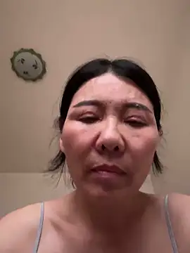 xiiuuff18 online show from 09-11-25, 04:34