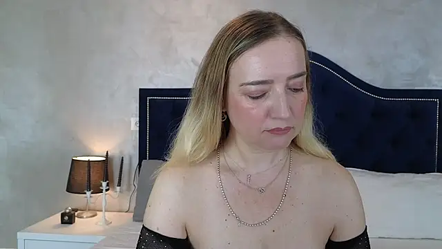 Blue Angel Sweet online show from 10-06-25, 03:37