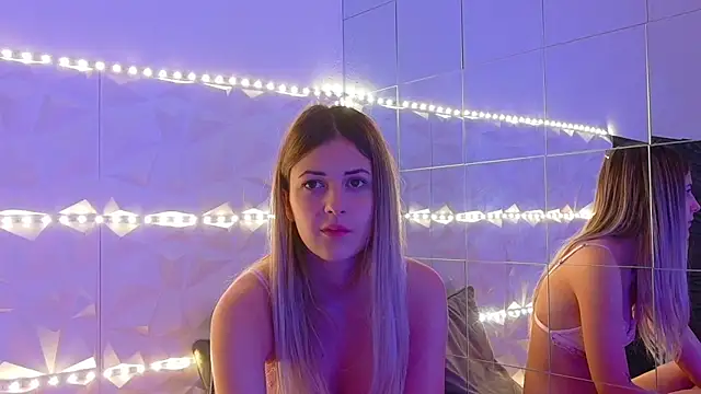 Aishha  online show from 10-17-25, 05:10