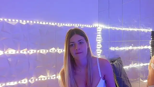 Aishha  online show from 11-17-25, 06:08