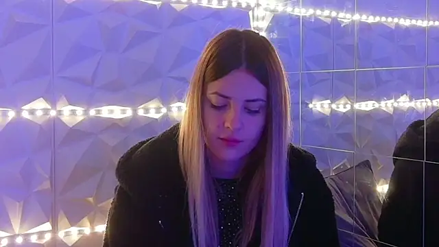 Aishha  online show from 12-02-25, 06:08