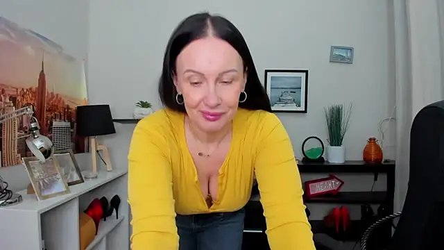 Velvet Jasmine online show from 10-09-25, 05:38