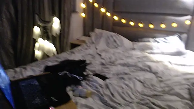 Snapshot of Liltightbabe chatting on 10-31-25, 08:43 Liltightbabe online show from 10-31-25, 08:43