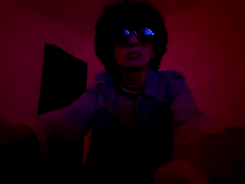 Snapshot of charlbye chatting on 10-25-25, 07:05 charlbye online show from 10-25-25, 07:05