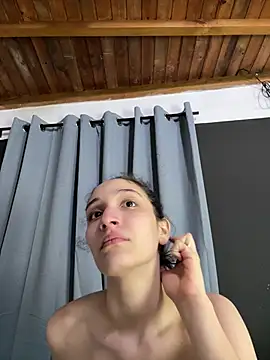 TeensNews18 online show from 04-12-26, 09:42