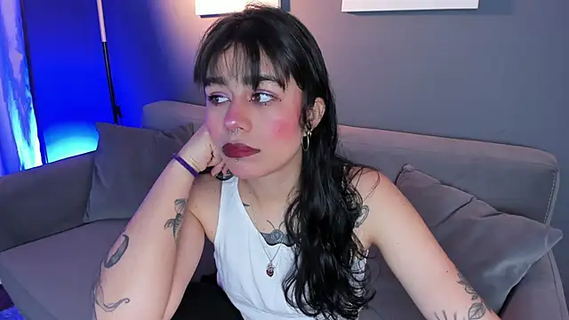 Snapshot of flower_smith_ chatting on 11-20-25, 11:43 flower smith online show from 11-20-25, 11:43