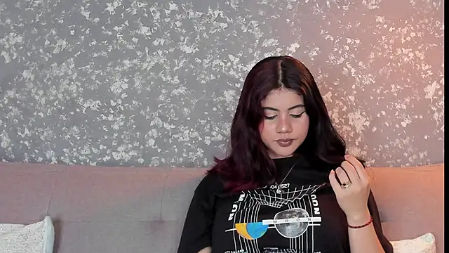 Julieth brown  online show from 12-04-25, 07:44