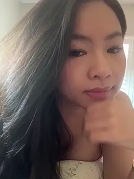 Snapshot of KaraMeii chatting on 09-09-25, 04:45 KaraMeii online show from 09-09-25, 04:45