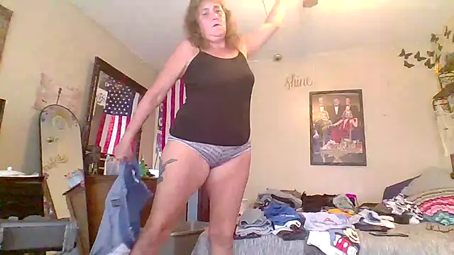 Bored Grandma online show from 09-30-25, 07:19