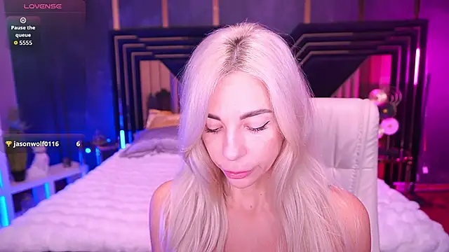 BellaRayyy online show from 11-30-25, 06:50