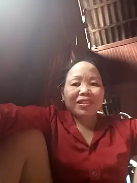 Snapshot of _YooY_ chatting on 10-19-25, 03:40  YooY  online show from 10-19-25, 03:40