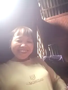 Snapshot of _YooY_ chatting on 11-18-25, 03:01 YooY online show from 11-18-25, 03:01