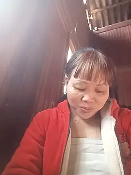 Snapshot of _YooY_ chatting on 11-23-25, 02:11 YooY online show from 11-23-25, 02:11