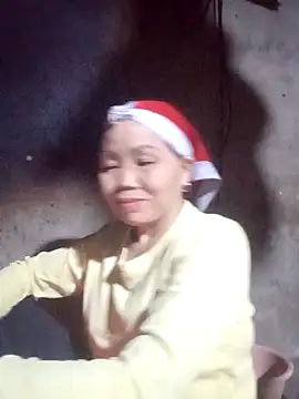 Snapshot of _YooY_ chatting on 11-27-25, 03:03 YooY online show from 11-27-25, 03:03