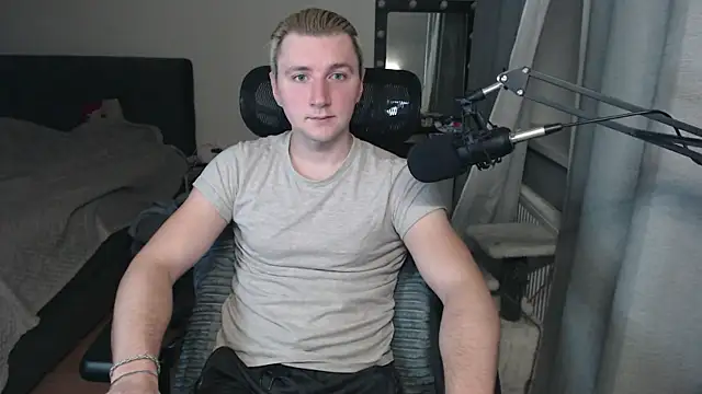 Snapshot of Elvin_Vaenight chatting on 10-12-25, 11:37 Elvin Vaenight online show from 10-12-25, 11:37