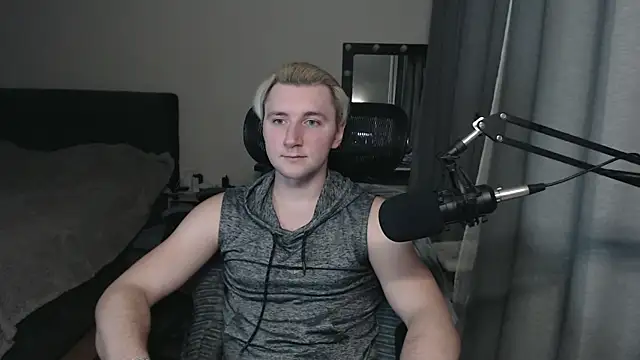 Snapshot of Elvin_Vaenight chatting on 10-14-25, 12:33 Elvin Vaenight online show from 10-14-25, 12:33