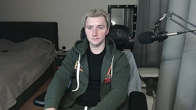 Snapshot of Elvin_Vaenight chatting on 10-21-25, 12:55 Elvin Vaenight online show from 10-21-25, 12:55