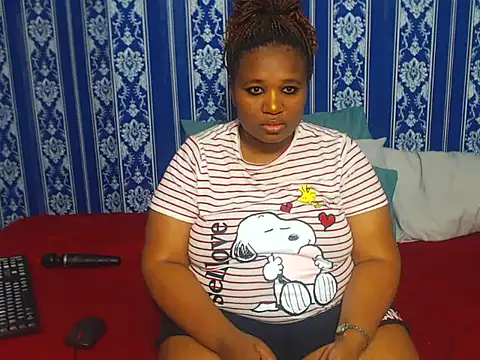 Snapshot of JUICEYLIPS333 chatting on 10-24-25, 12:56 JUICEYLIPS333 online show from 10-24-25, 12:56