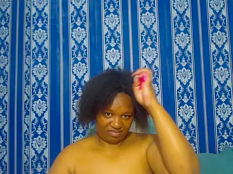 Snapshot of JUICEYLIPS333 chatting on 11-06-25, 05:47 JUICEYLIPS333 online show from 11-06-25, 05:47