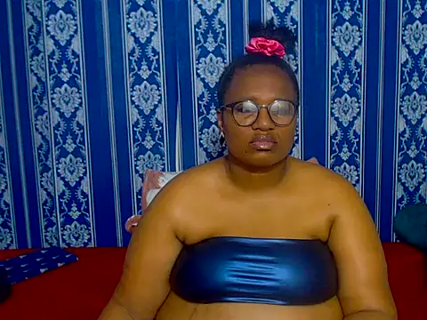 Snapshot of JUICEYLIPS333 chatting on 11-09-25, 06:39 JUICEYLIPS333 online show from 11-09-25, 06:39