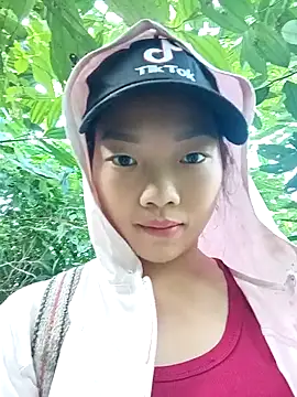 Ananine online show from 10-17-25, 12:14