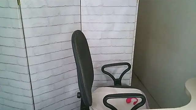 Snapshot of Helen_xi_ chatting on 01-08-26, 05:10 Helen xi online show from 01-08-26, 05:10