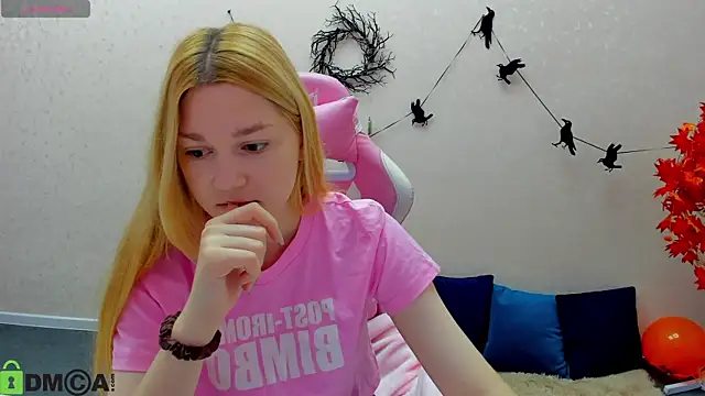 Snapshot of Sylvia_Ortiz chatting on 11-04-25, 01:05 Sylvia Ortiz online show from 11-04-25, 01:05