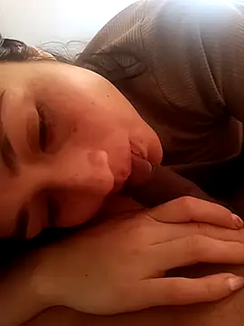 Snapshot of Caroalexiss chatting on 10-20-25, 02:06 Caroalexiss online show from 10-20-25, 02:06