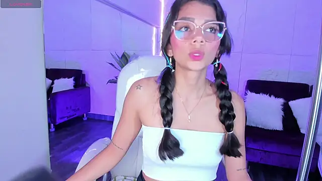 AlassiaHocthner online show from 10-04-25, 12:03