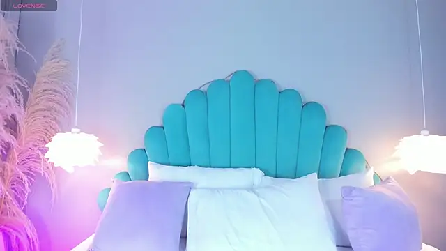 AlassiaHocthner online show from 11-12-25, 11:43