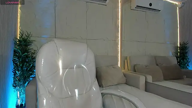 AlassiaHocthner online show from 03-07-26, 11:51