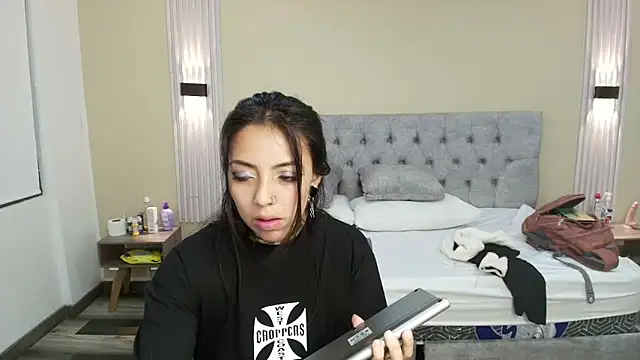 LiaMonroee  online show from 09-18-25, 11:45