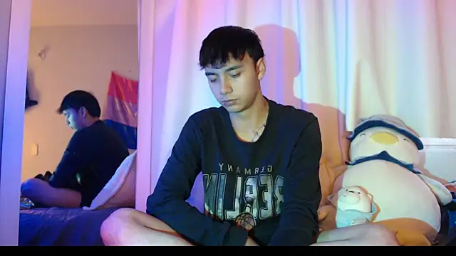 Snapshot of Noah_Blaze chatting on 10-22-25, 10:31 Noah Blaze online show from 10-22-25, 10:31