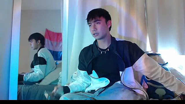 Snapshot of Noah_Blaze chatting on 11-06-25, 08:21 Noah Blaze online show from 11-06-25, 08:21