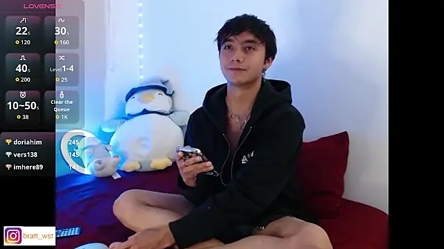 Snapshot of Noah_Blaze chatting on 12-19-25, 04:30 Noah Blaze online show from 12-19-25, 04:30