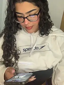 Snapshot of caritobeachdh chatting on 09-21-25, 04:25 caritobeachdh online show from 09-21-25, 04:25