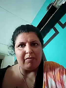 Snapshot of Jann_Riya333 chatting on 10-06-25, 04:21 Jann Riya333 online show from 10-06-25, 04:21