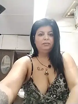 Snapshot of Jann_Riya333 chatting on 05-24-26, 04:39 Jann Riya333 online show from 05-24-26, 04:39