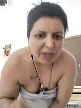 Snapshot of Jann_Riya333 chatting on 06-18-26, 11:03 Jann Riya333 online show from 06-18-26, 11:03