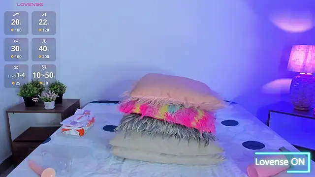 hailey hadid online show from 09-30-25, 06:57