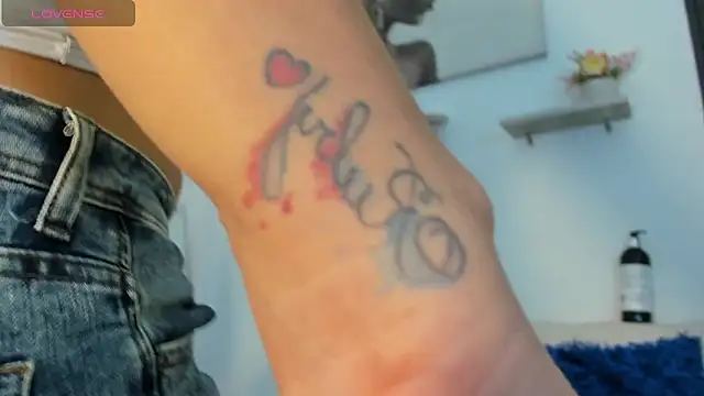 Gabrielaa Miller  online show from 09-17-25, 08:21