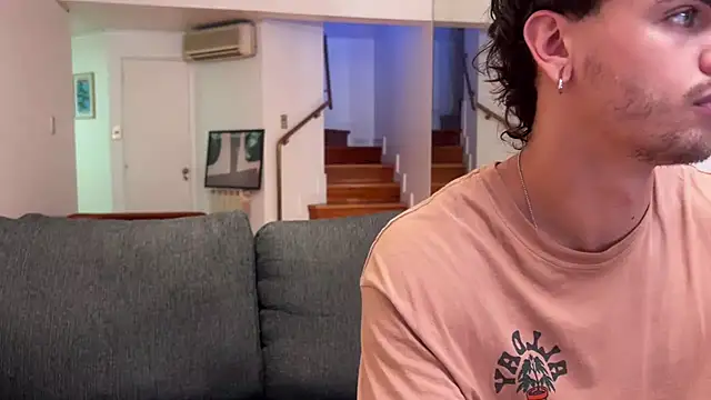 Snapshot of lenruy chatting on 02-15-26, 01:35 lenruy online show from 02-15-26, 01:35