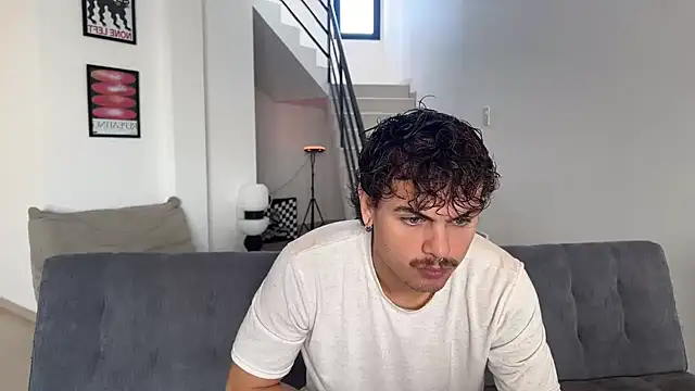 Snapshot of lenruy chatting on 06-11-26, 06:50 lenruy online show from 06-11-26, 06:50