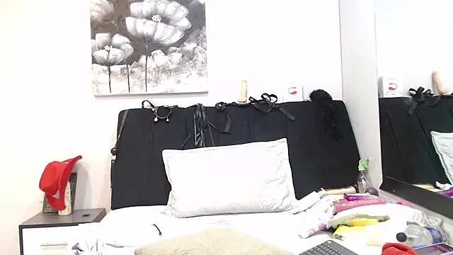 DonnaJoness online show from 10-20-25, 06:41