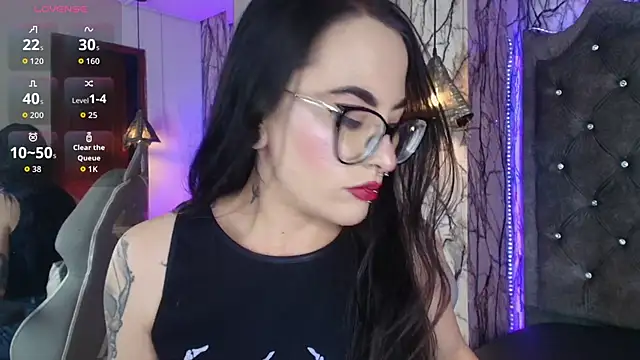 Zami Escobar of online show from 10-07-25, 06:38