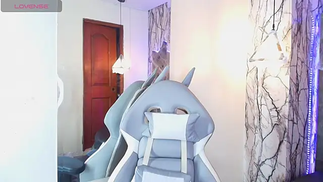 Zami Escobar of online show from 10-14-25, 07:03