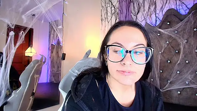 Zami Escobar of online show from 10-30-25, 05:46