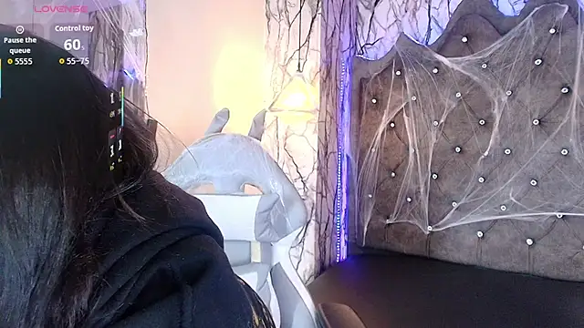 Zami Escobar of online show from 11-01-25, 08:11