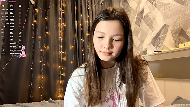 KiraVelvet online show from 12-05-25, 11:08